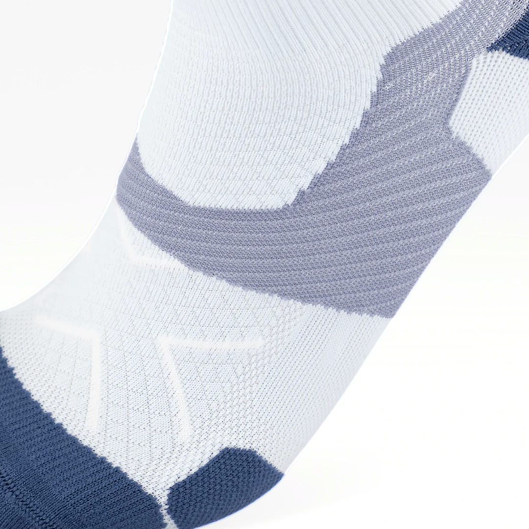 2XU Vectr Light Cushion Crew Socks