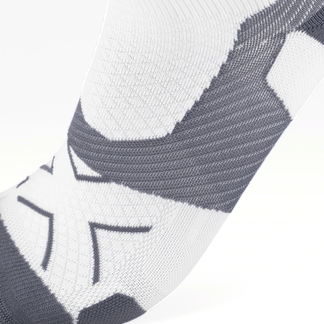 2XU Vectr Light Cushion Crew Socks